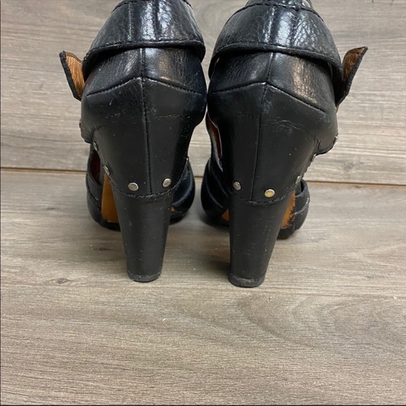 Givenchy | Vintage Chunky T Strap Peep Toe Heels - Picture 4 of 9